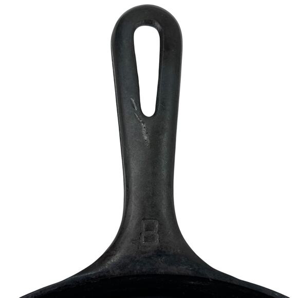 Vintage Griswold 704-H Small Logo Cast Iron Skillet No.8 - Picture 5 of 5